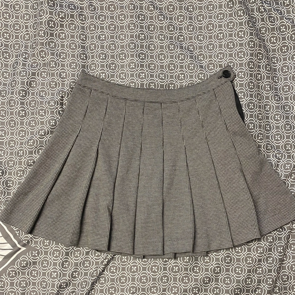 Houndstooth Pleated Skirt